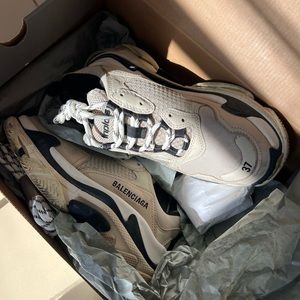 Balenciaga triple S sneakers